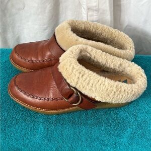 Daniblack Women's Sz 8.5 Leather Moccasin Sherpa Lined Slight Rubber Heel